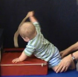 R detaching Velcro 1.jpg