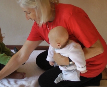 Max 10w supported sitting 5.jpg