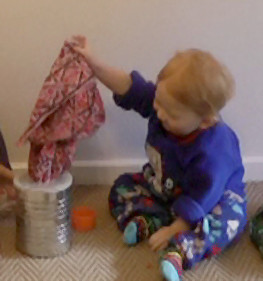 Max-15m-scarf-tin-game.jpg